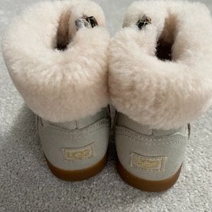 Uggs toddler 8